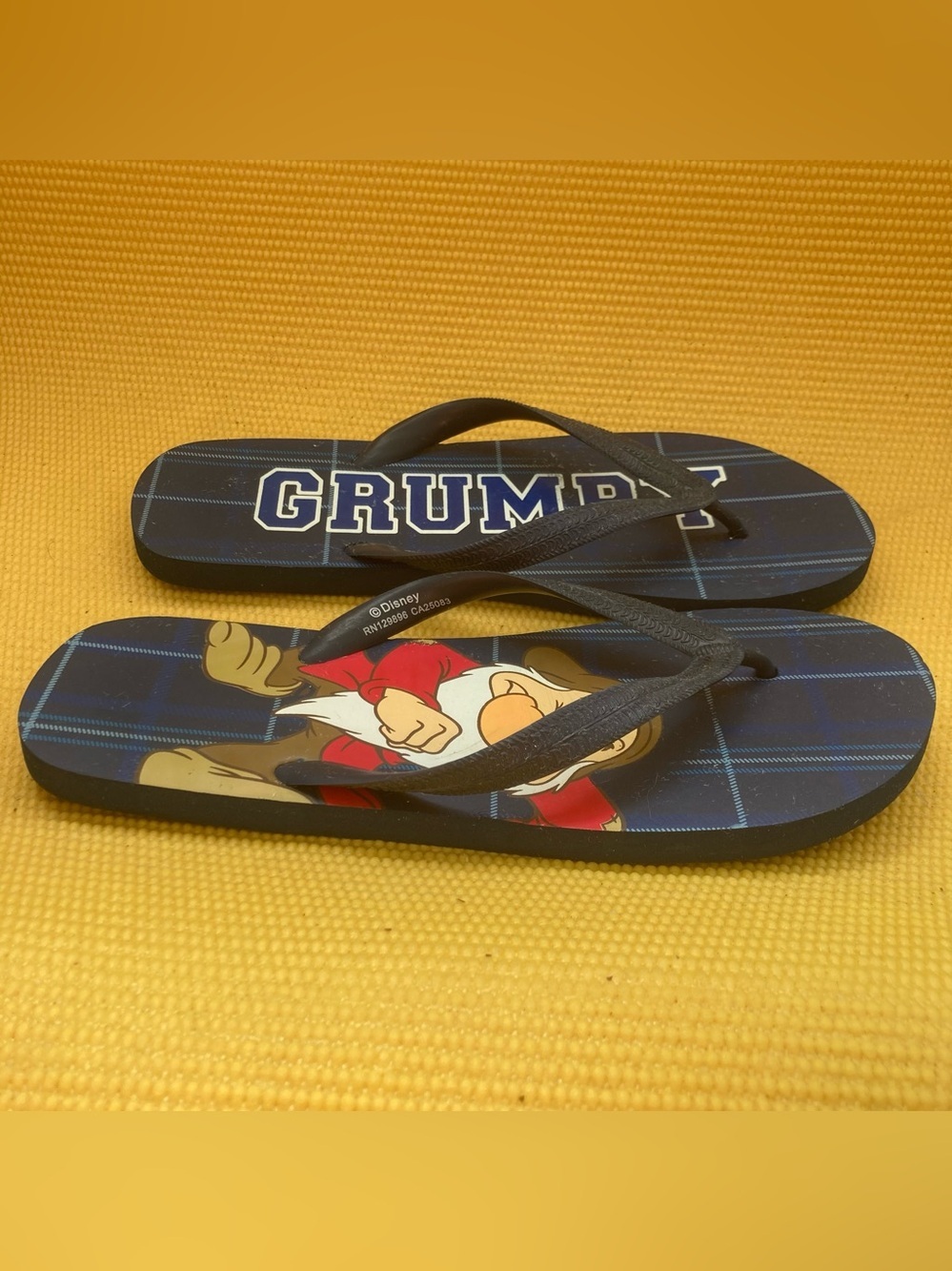 Men’s Disney Flip flops Size 9/10